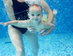 婴儿SPA游泳